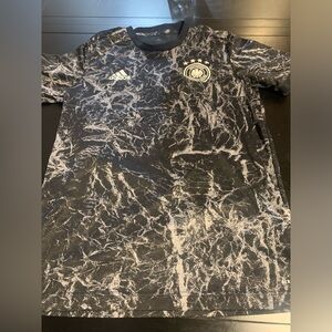 ADIDAS t shirt size M worn twice